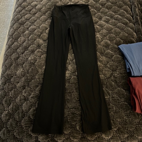 Lululemon Mini-Flare Pant size 6 - Picture 1 of 2